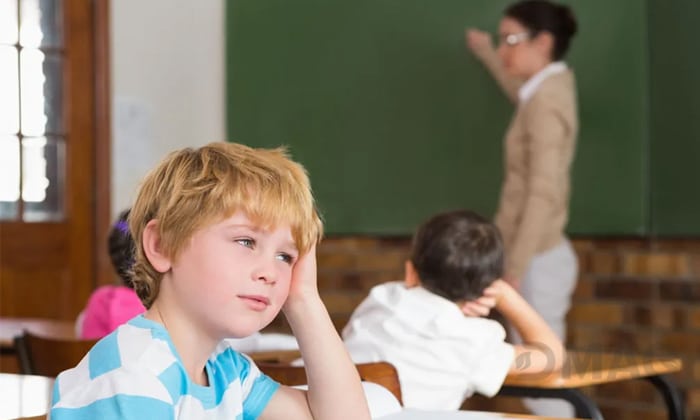 علائم بیش فعالی در کودکان